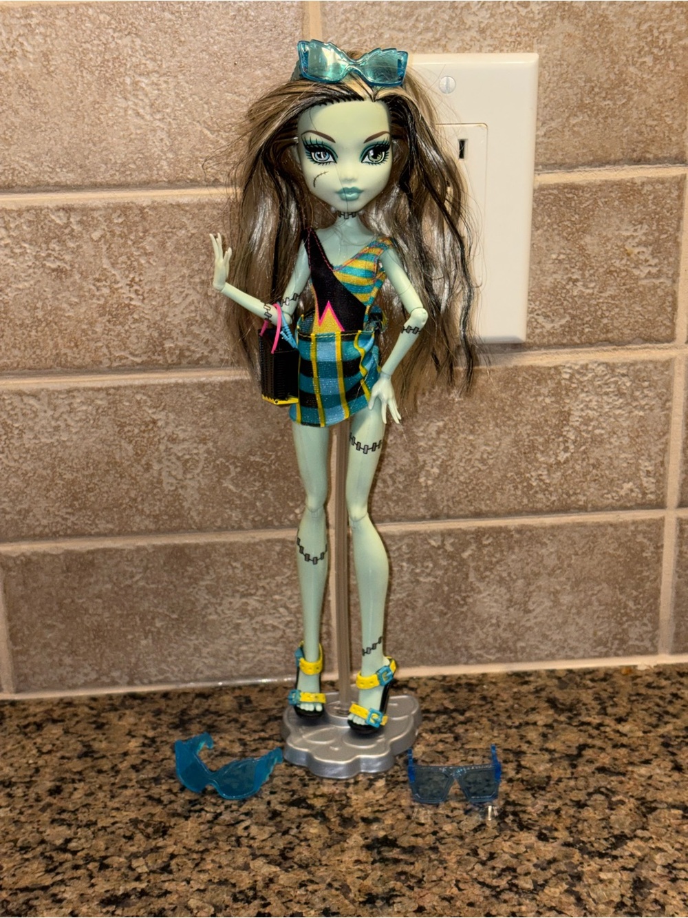 monster high frankie stein gloom beach